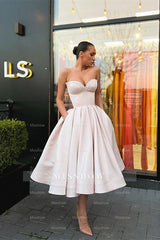 A-line Sweetheart Short Prom Dresses with Beadings