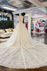 Beautiful A-Line Spaghetti Straps Appliques Wedding Dresses With Lace