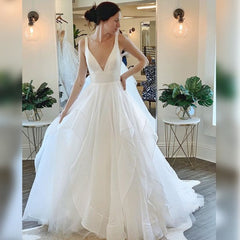 Beautiful Deep V-Neck Sleeveless Tulle Wedding Dress with Ruffless