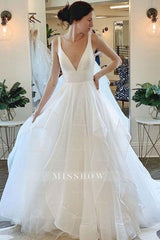 Beautiful Deep V-Neck Sleeveless Tulle Wedding Dress with Ruffless