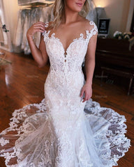 Beautiful Long Mermaid Lace Sleeveless Wedding Dress With Detachable Train