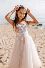 Beautiful White A-line Sleeveless Appliques Flower Girls Dress