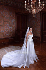 Beautiful White Sweetheart Beading Sleeveless Wedding Dress With Detachable Train