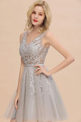 Charming V-Neck Tulle Lace Appliques Short Homecoming Dress Aline Backless Party Dress