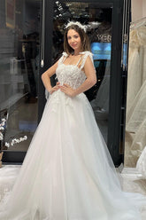 Chic Floor Length Sweetheart Sleeveless A-Line Tulle Wedding Dress with Appliques