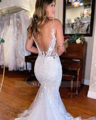 Chic Long Mermaid V-neck Sleeveless Lace Wedding Dress
