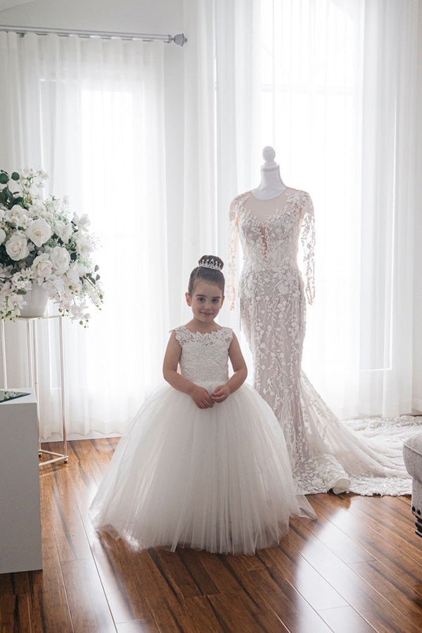 Cute Tulle Ivory Sleeveless Flower Girls Dresses Ball Gown