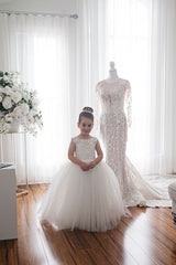 Cute Tulle Ivory Sleeveless Flower Girls Dresses Ball Gown