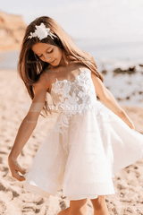 Cute White A-line Sleeveless Appliques Flower Girls Dress With Lace
