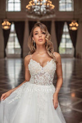Designer Long A-line V-neck Tulle Sleeveless Wedding Dresses With Lace
