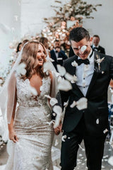 Designer V-Neck Sleeveless Mermaid Wedding Dresses With Lace