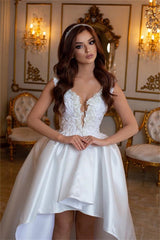 Elegant A-line Short V-neck Sleeveless Wedding Dresses With Lace