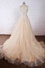 Elegant Appliques Tulle A-line Wedding Dress