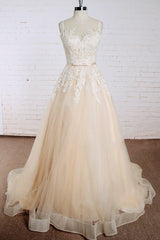 Elegant Appliques Tulle A-line Wedding Dress