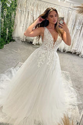 Elegant Floor Length V-Neck Sleeveless A-Line Tulle Wedding Dress with Appliques