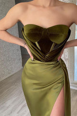 Elegant Green Strapless Sleeveless Mermaid Satin Prom Dresses with Slit