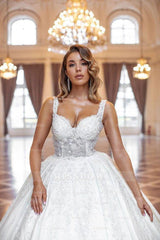 Elegant Long Princess A-line Sleeveless Wedding Dresses With Lace