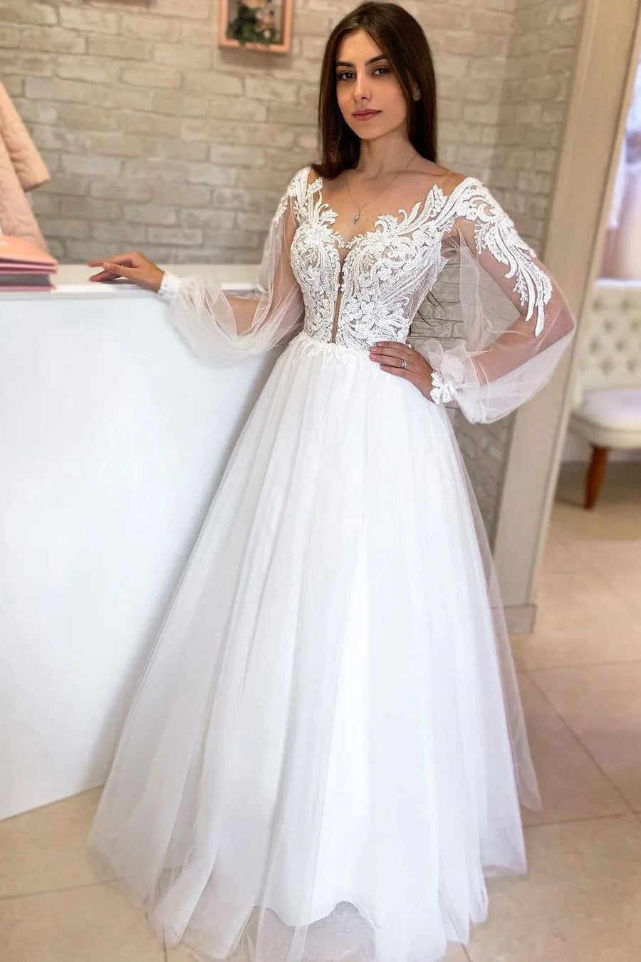 Elegant Long White A-line V-neck Tulle Long Sleeves Wedding Dress With Lace