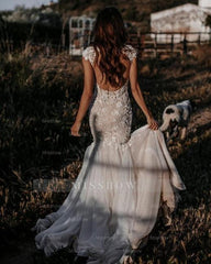 Elegant V-neck Sleeveless Mermaid Wedding Dresses with Lace