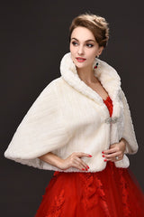 Elegant Warm Tulle Ivory Half-Sleeves Casual Wraps with Crystal