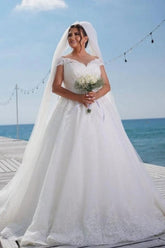 Fashion A-line Off-the-shoulder Wedding Dresses With Lace