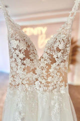 Glamorous sweetheart v-neck sleeveless a-line lace Wedding Dresses