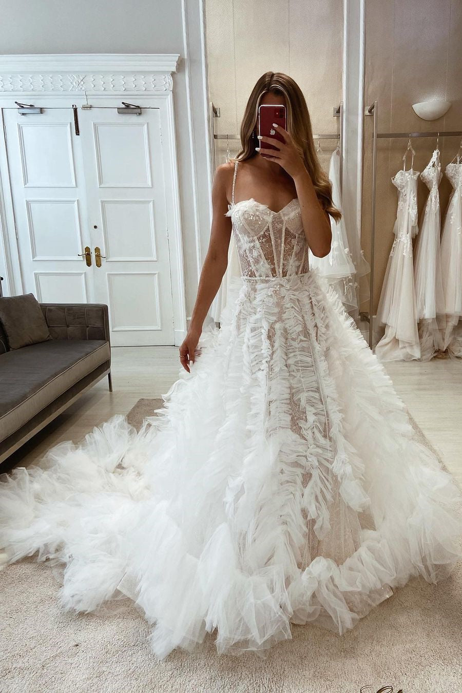 Gorgeous A-line Spaghetti Straps Appliques Wedding Dress With Train
