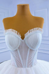 Gorgeous Princess Long White A-line Sleeveless Wedding Dresses