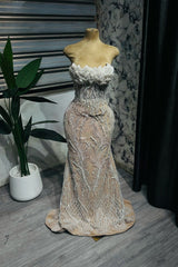 Gorgeous Long Mermaid Lace Beaded Strapless Prom Dress with Pearls