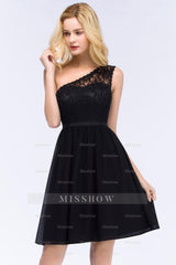 Lovely Lace Black One-shoulder Short Junior Bridesmaid dresses