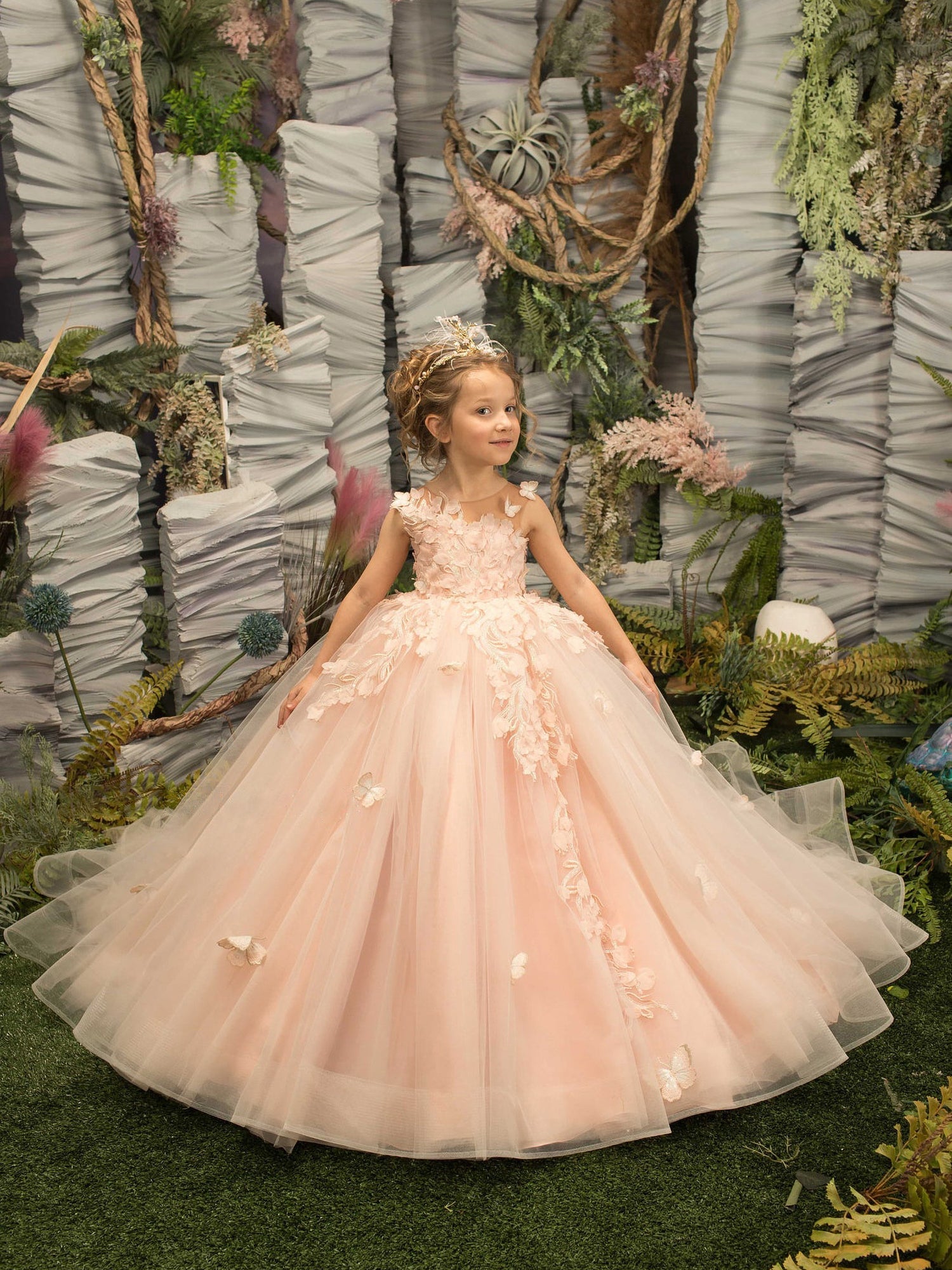 Lovely Sleeveless Ball Gown Flower Girls Dress With Appliques Pearl Pink