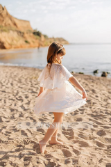 Lovely White A-line 3/4 Sleeves Appliques Flower Girls Dress With Lace