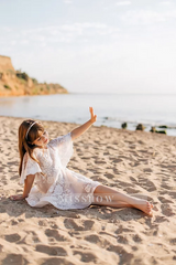 Lovely White A-line 3/4 Sleeves Appliques Flower Girls Dress With Lace