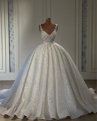 Luxurious Straps Sweetheart Lace Sleeveless Ball Gown Wedding Dresses