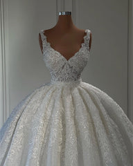 Luxurious Straps Sweetheart Lace Sleeveless Ball Gown Wedding Dresses