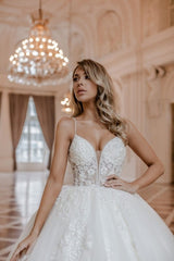 Luxury spaghetti straps sleeveless ball gown lace Wedding dress