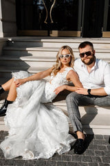 Modern Long Mermaid Sleeveless Appliques Wedding Dresses With Lace