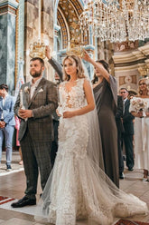 Modern Long Mermaid Sleeveless Appliques Wedding Dresses With Lace