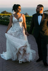 Modern V-neck Sleeveless A-line Wedding Dresses With Lace