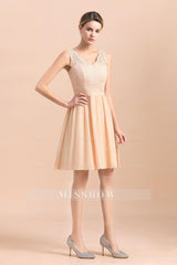 Pretty V-Neck Chiffon Lace Short Bridesmaid Dresses with Ruffles