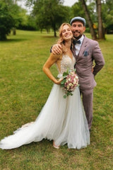 Simple Boho A-line V-neck Backless Sleeveless Wedding Dresses With Lace