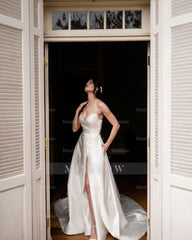 Simple Long Ivory V-neck A-line Sleeveless Wedding Dress With Slit