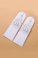 Special Lace Fingerless Wrist Length Wedding Gloves with Appliques