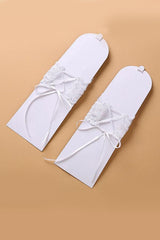 Special Lace Fingerless Wrist Length Wedding Gloves with Appliques