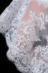 Tulle /Lace White Sleeveless Wedding Wraps with Appliques