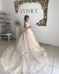 V-Neck Off-the-Shoulder Princess Princess Wedding Dress