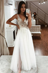 V-Neck Sleeveless Lace Tulle Beach Wedding Dress