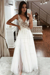 V-Neck Sleeveless Lace Tulle Beach Wedding Dress