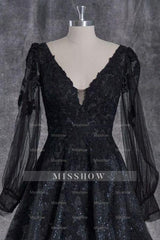 Vintage A-Line Black V-neck Wedding Dresses With Long Sleeves