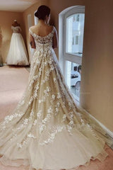 Vintage Long A-line Lace Wedding Dresses With Train